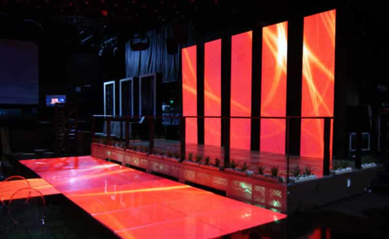 led_wall led wall arancioni su un palco per eventi privati
