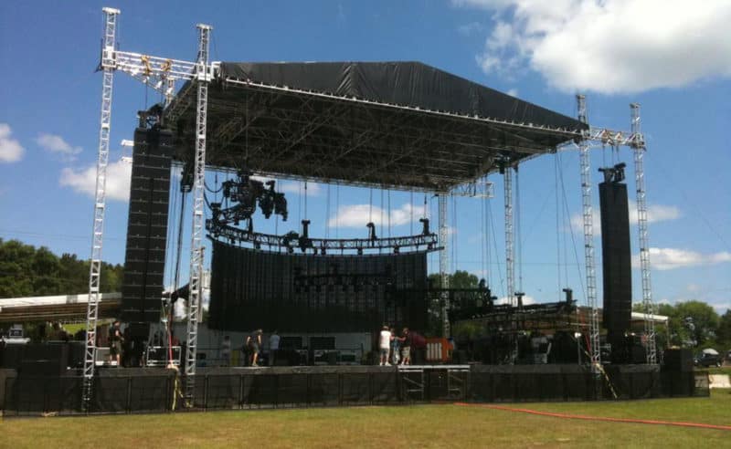 stage_2 struttura di un palco per concerti con led wall